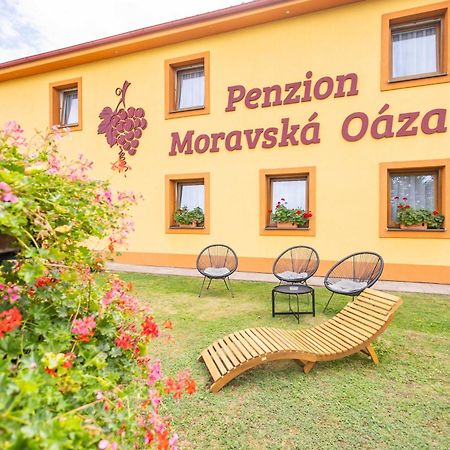 Penzion Moravska Oaza Вальтице Экстерьер фото